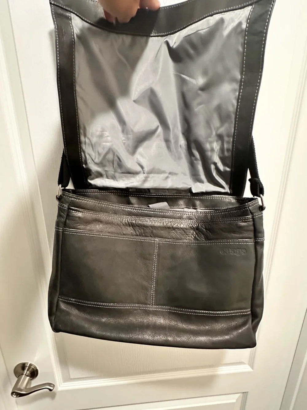 EBAGS Black Leather Laptop Messenger Bag with Adjustable Strap